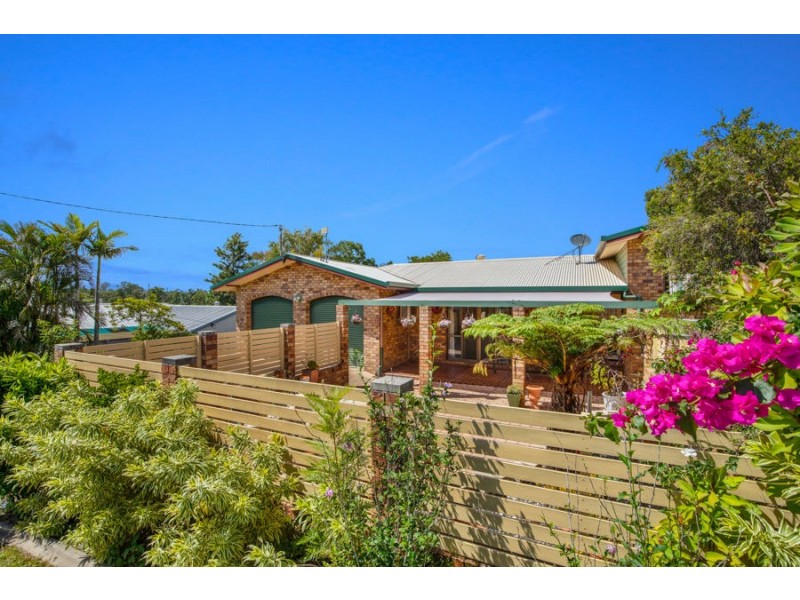 9 Luckona Crt, Southside QLD 4570