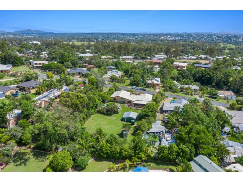 9 Luckona Crt, Southside QLD 4570