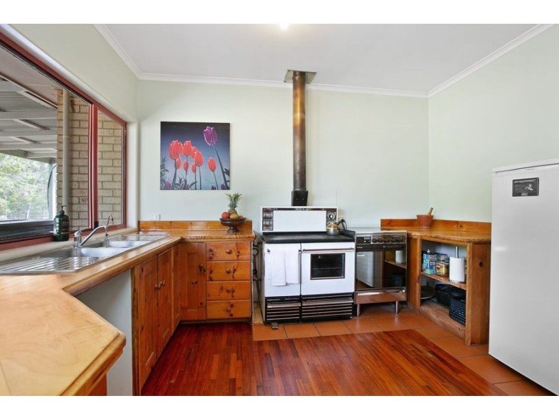 13 Meredith Road, Bauple QLD 4650