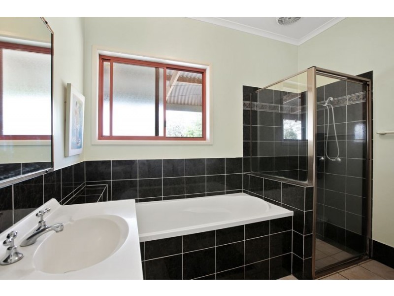 13 Meredith Road, Bauple QLD 4650