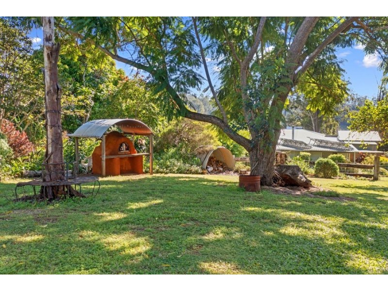 99 Long Road, Pie Creek QLD 4570