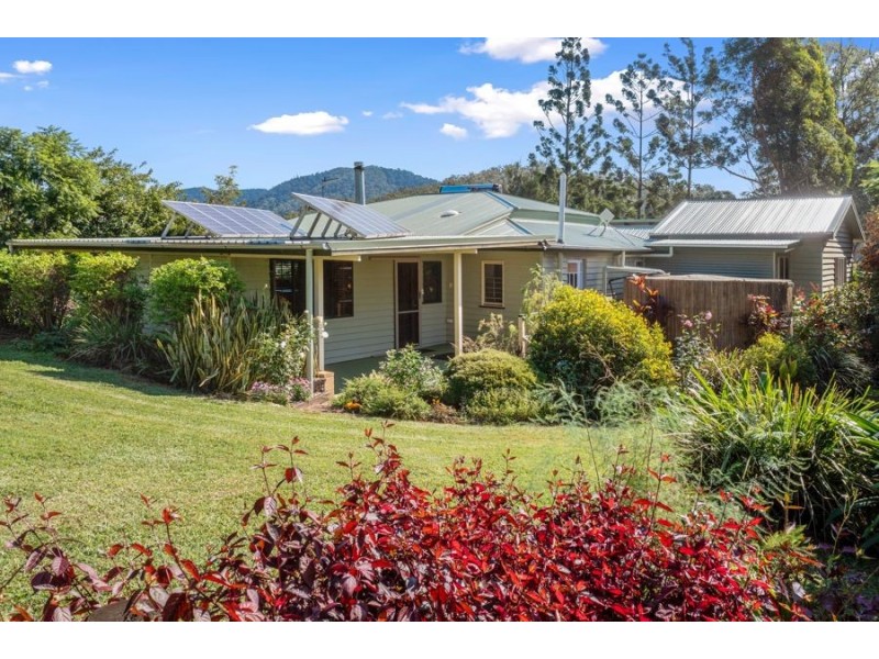 99 Long Road, Pie Creek QLD 4570
