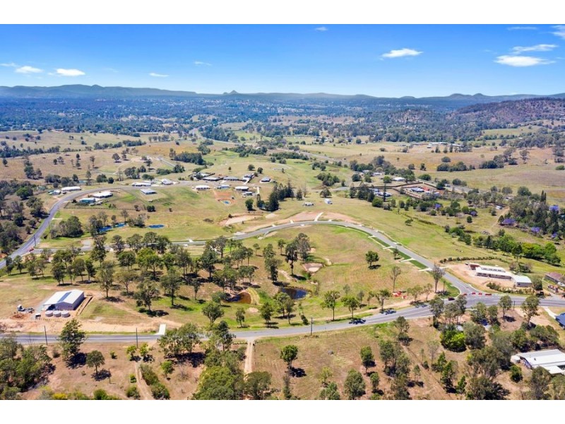 30 Walters Way, Chatsworth QLD 4570
