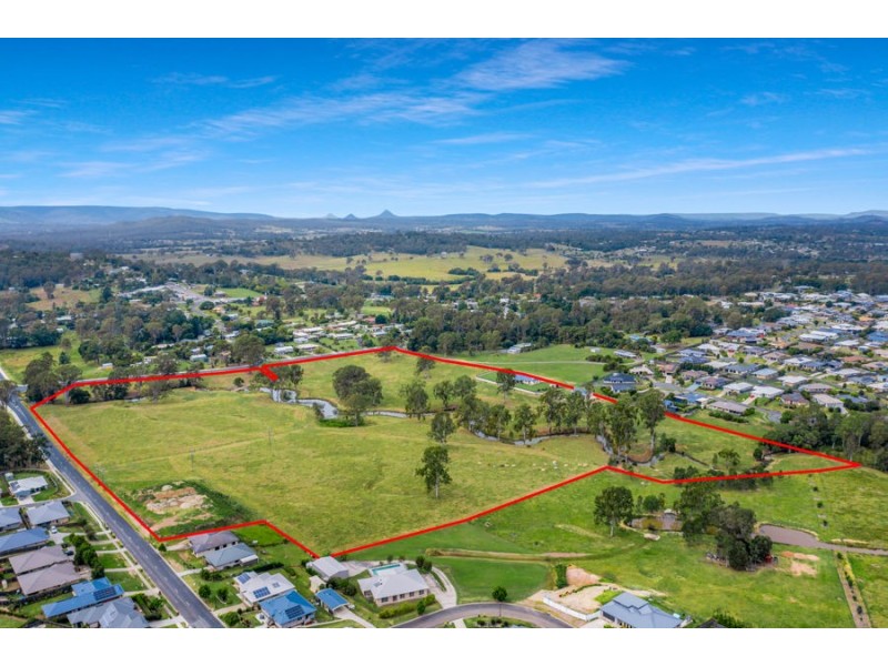 1 Yorkdale Lane, Jones Hill QLD 4570