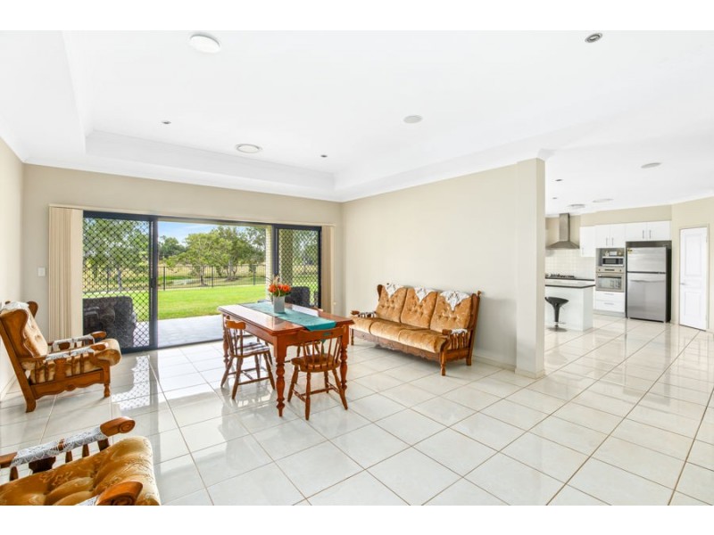 1 Yorkdale Lane, Jones Hill QLD 4570