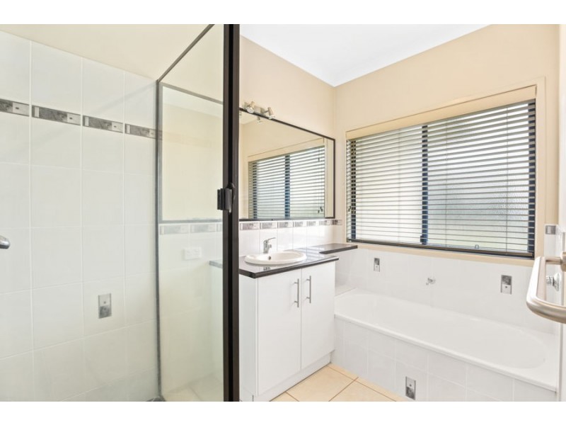 1 Yorkdale Lane, Jones Hill QLD 4570