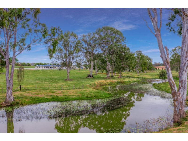 1 Yorkdale Lane, Jones Hill QLD 4570