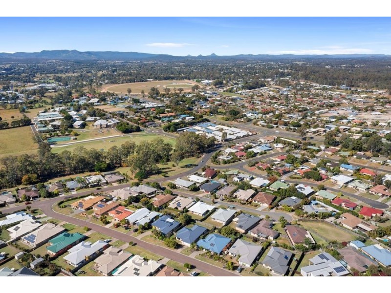 74 Gympie View Drive, Southside QLD 4570