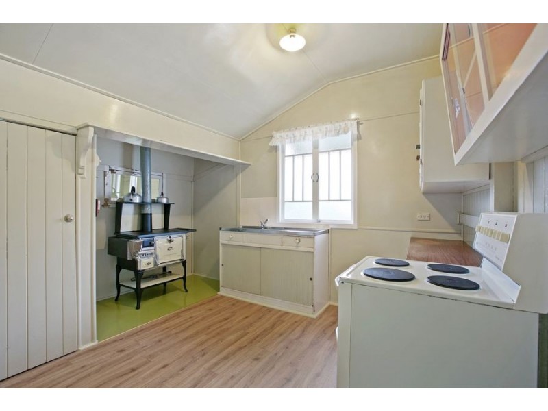 13 Barnes Street, Goomeri QLD 4601