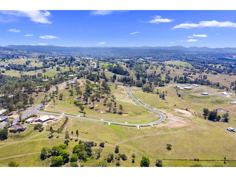 40 Walters Way, Chatsworth QLD 4570