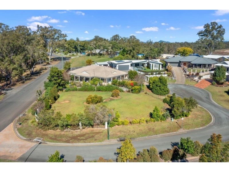 1 Pinnacle Court, Jones Hill QLD 4570