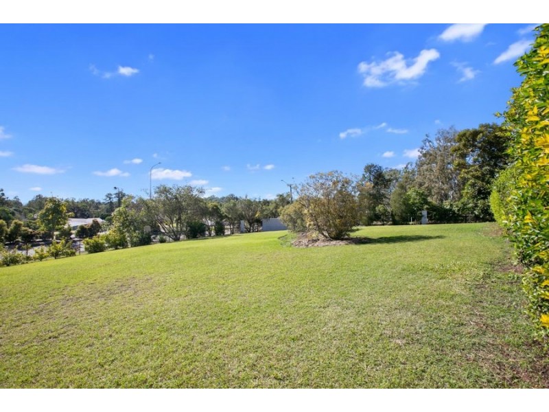 1 Pinnacle Court, Jones Hill QLD 4570