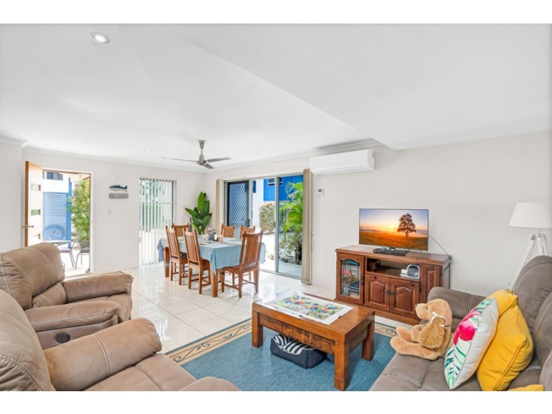 Unit 3  26 Esplanade, Tin Can Bay QLD 4580