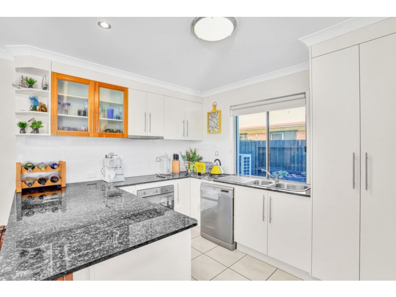 Unit 3  26 Esplanade, Tin Can Bay QLD 4580