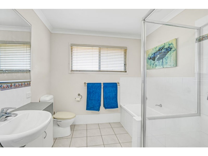 Unit 3  26 Esplanade, Tin Can Bay QLD 4580