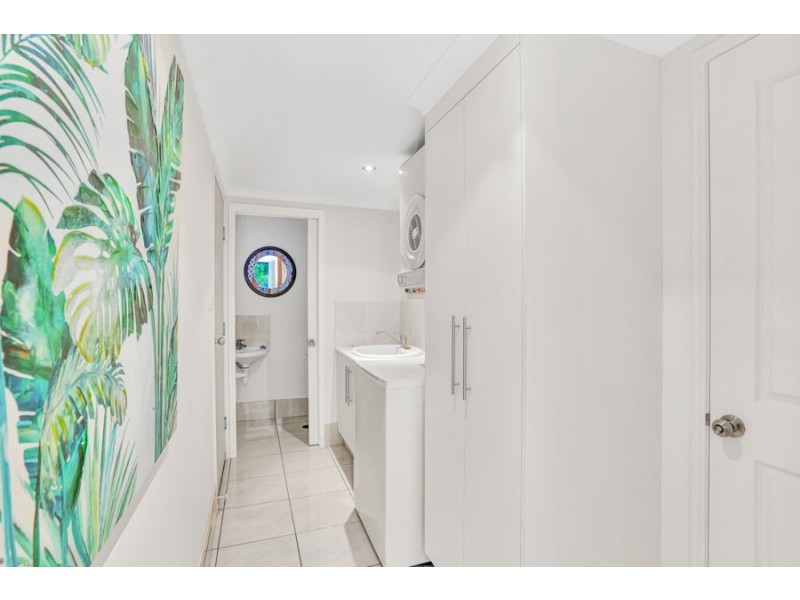 Unit 3  26 Esplanade, Tin Can Bay QLD 4580