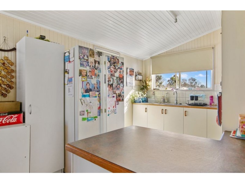 9 Barnes Street, Goomeri QLD 4601