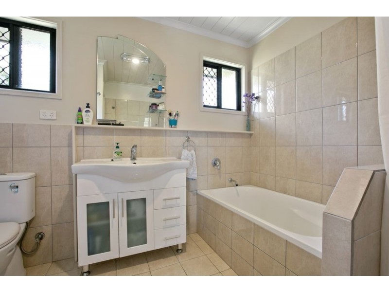 18-20 Fulton Street, Goomeri QLD 4601