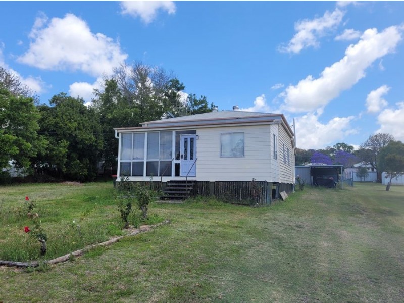 11 Barnes Street, Goomeri QLD 4601