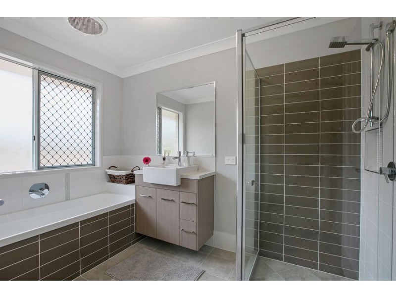 6 Peaceful Close, Curra QLD 4570