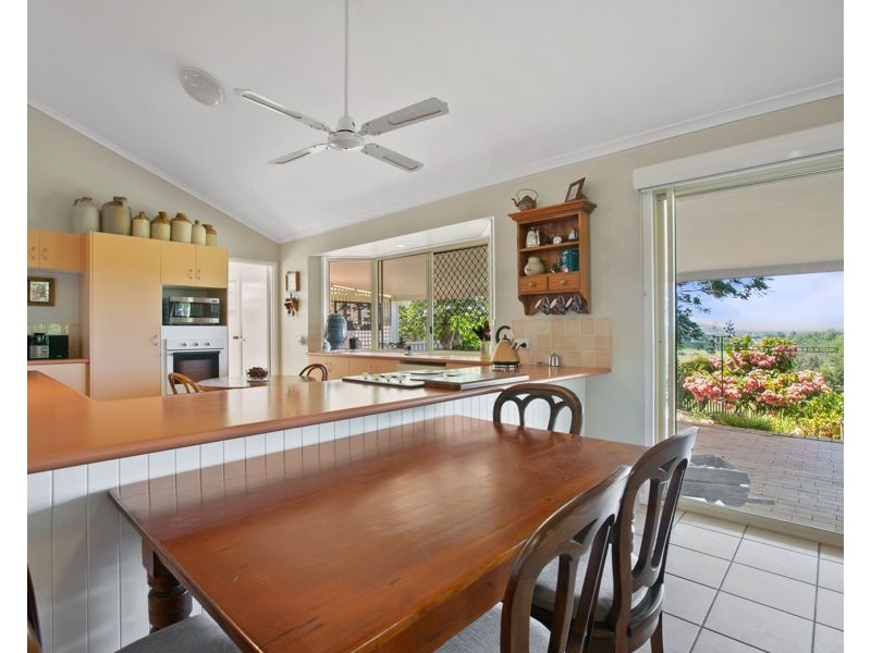 Canina QLD 4570