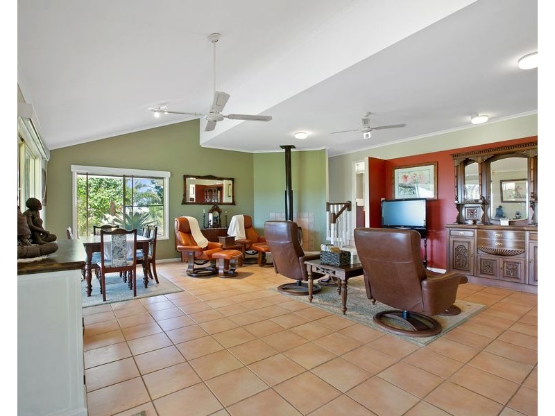 Canina QLD 4570
