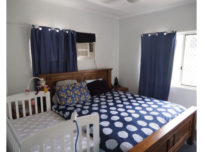 4 Loder Street, Southside QLD 4570