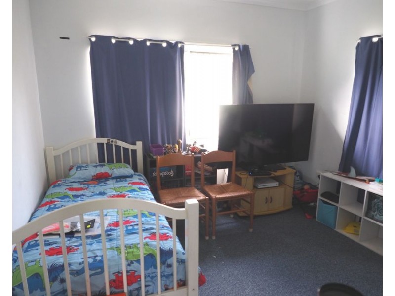 4 Loder Street, Southside QLD 4570