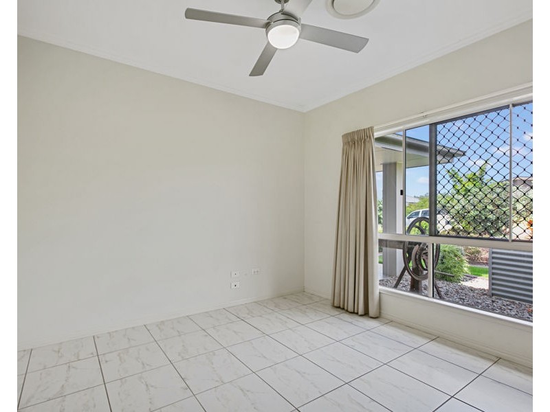 8 Supremacy Place, Jones Hill QLD 4570