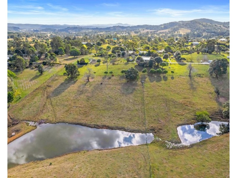 84 Allen Road, Chatsworth QLD 4570