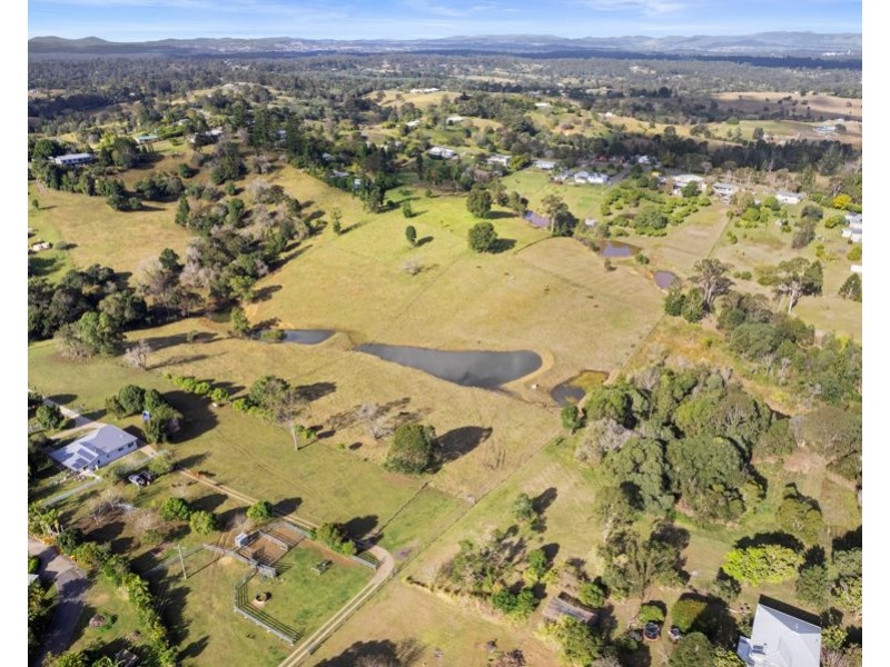 84 Allen Road, Chatsworth QLD 4570