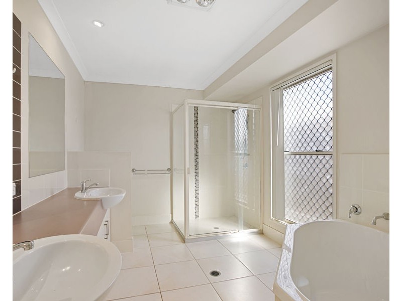73 Gympie View Drive, Southside QLD 4570