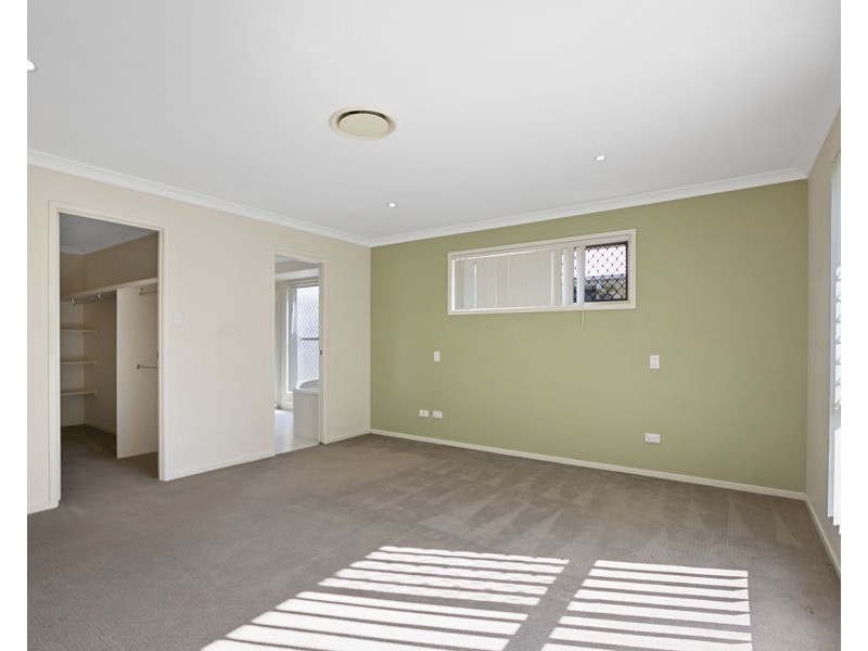 73 Gympie View Drive, Southside QLD 4570