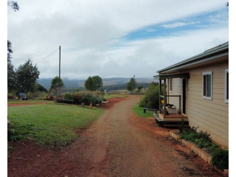 132 Smiths Road, Tablelands QLD 4605