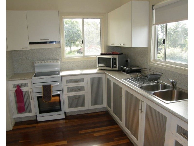 132 Smiths Road, Tablelands QLD 4605