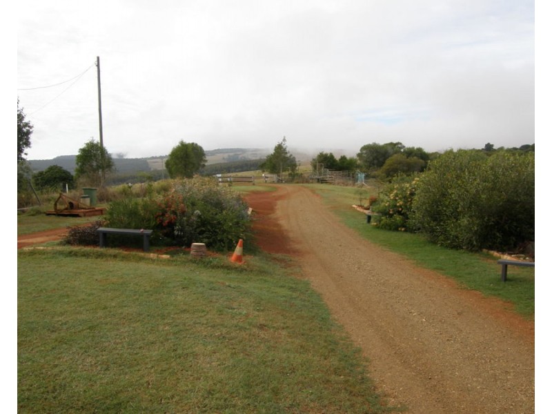 132 Smiths Road, Tablelands QLD 4605