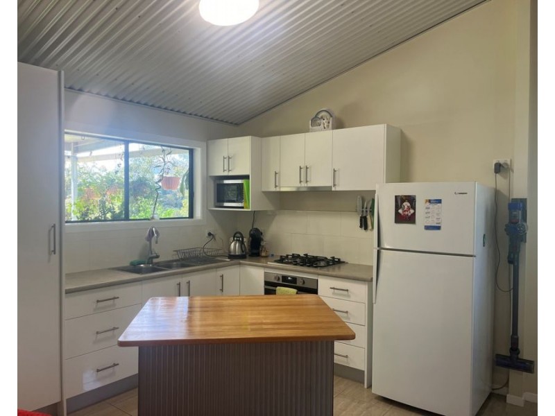 37 Old Veteran Road, Veteran QLD 4570