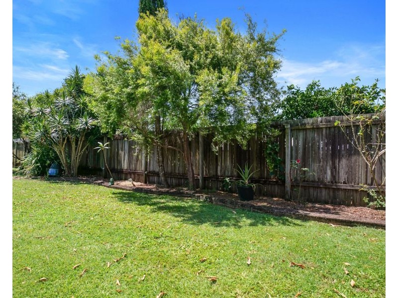 5 Westphal Court, Southside QLD 4570