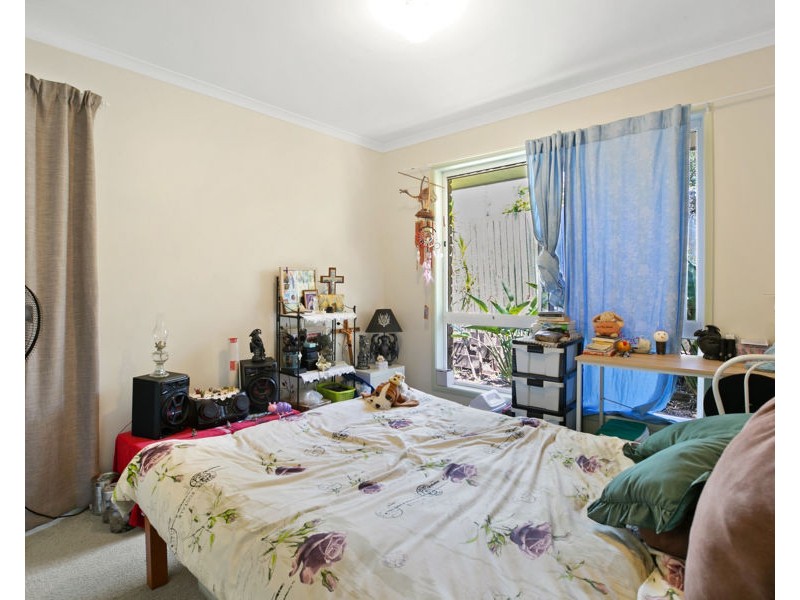 5 Westphal Court, Southside QLD 4570