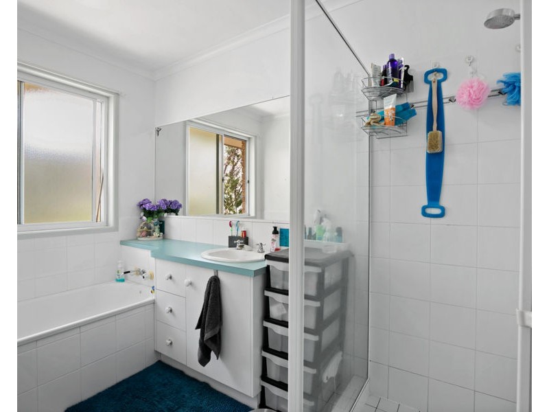 5 Westphal Court, Southside QLD 4570