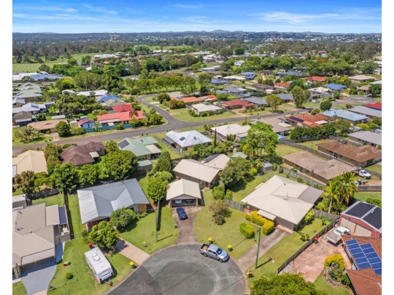 5 Westphal Court, Southside QLD 4570