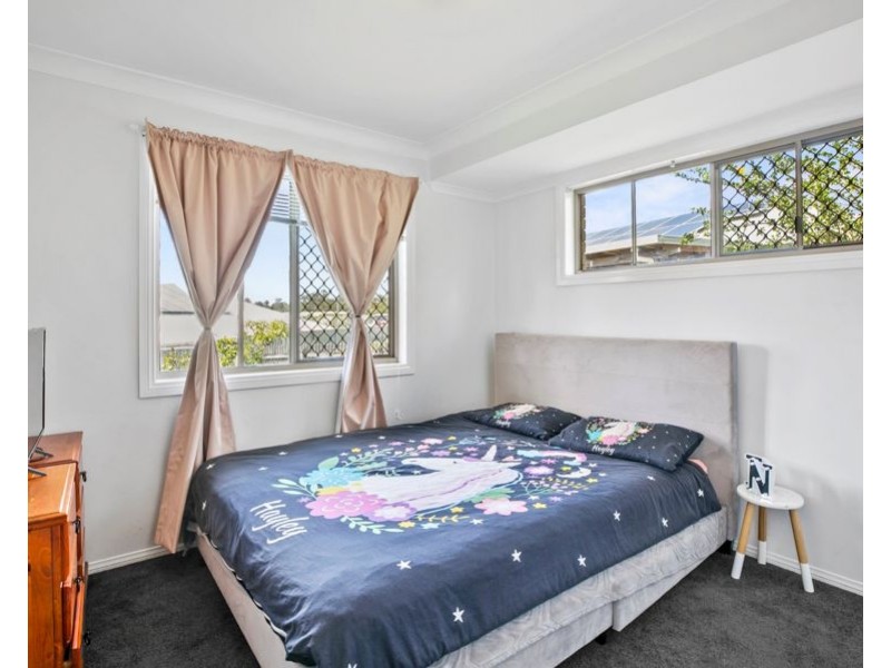 21 Furness Road, Southside QLD 4570