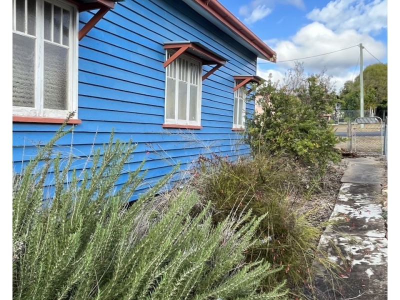 12 Taylor Street East, Murgon QLD 4605