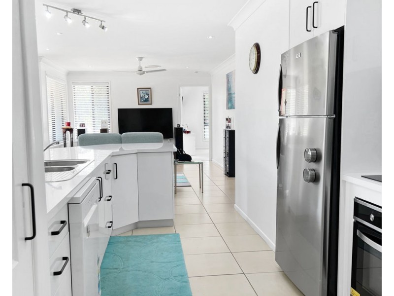 3 Bowlers Drive, Southside QLD 4570