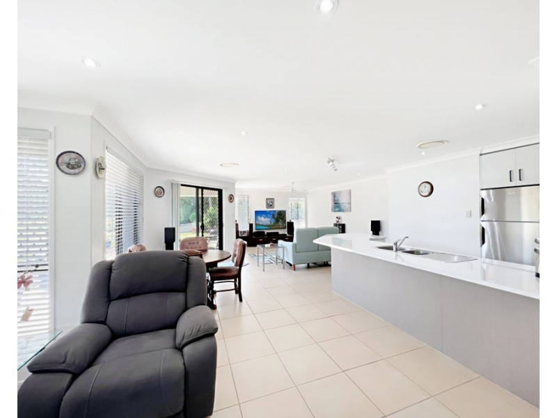 3 Bowlers Drive, Southside QLD 4570