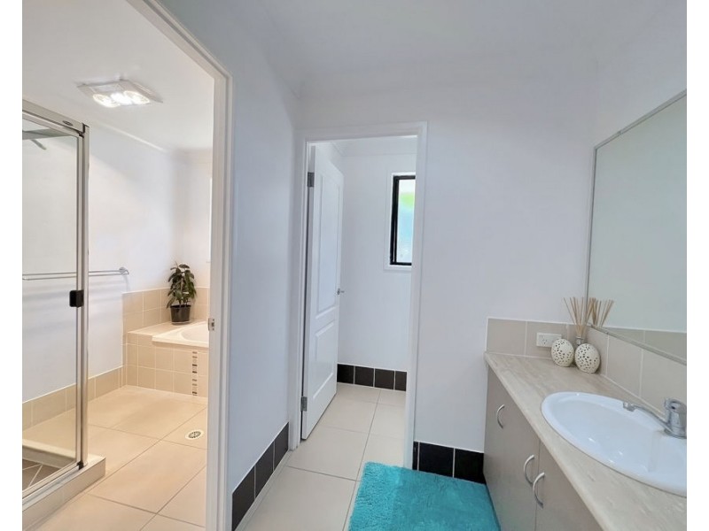 3 Bowlers Drive, Southside QLD 4570