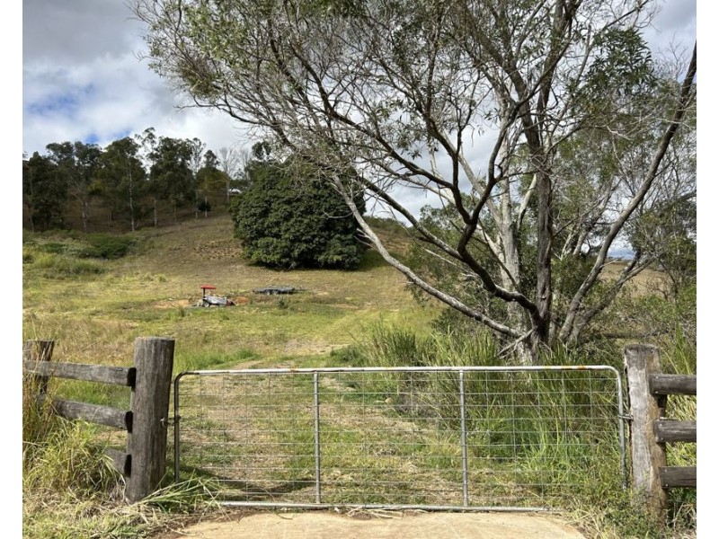 30 Highfield Drive, Chatsworth QLD 4570