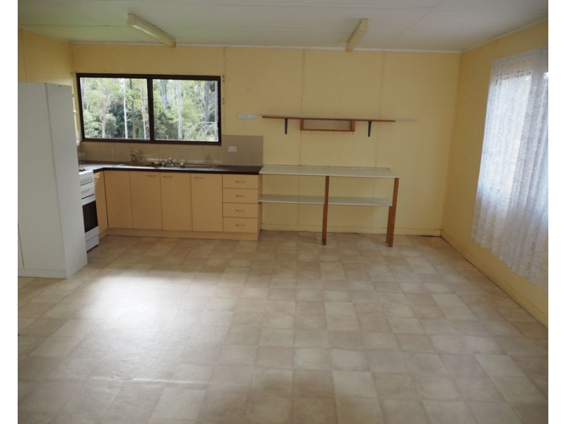 177 Varley Road North, Glenwood QLD 4570