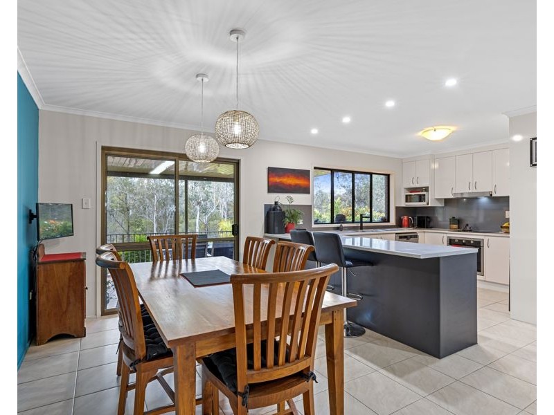 123 Lawson Road, Jones Hill QLD 4570