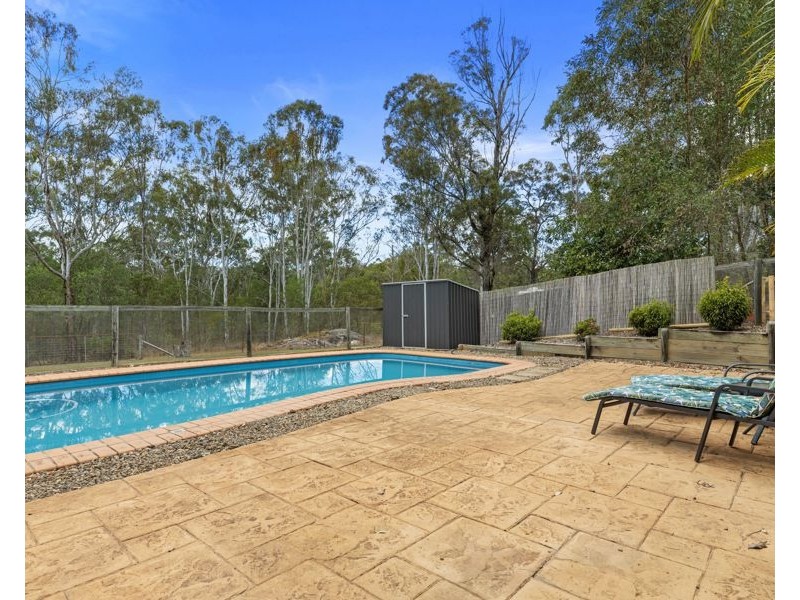 123 Lawson Road, Jones Hill QLD 4570